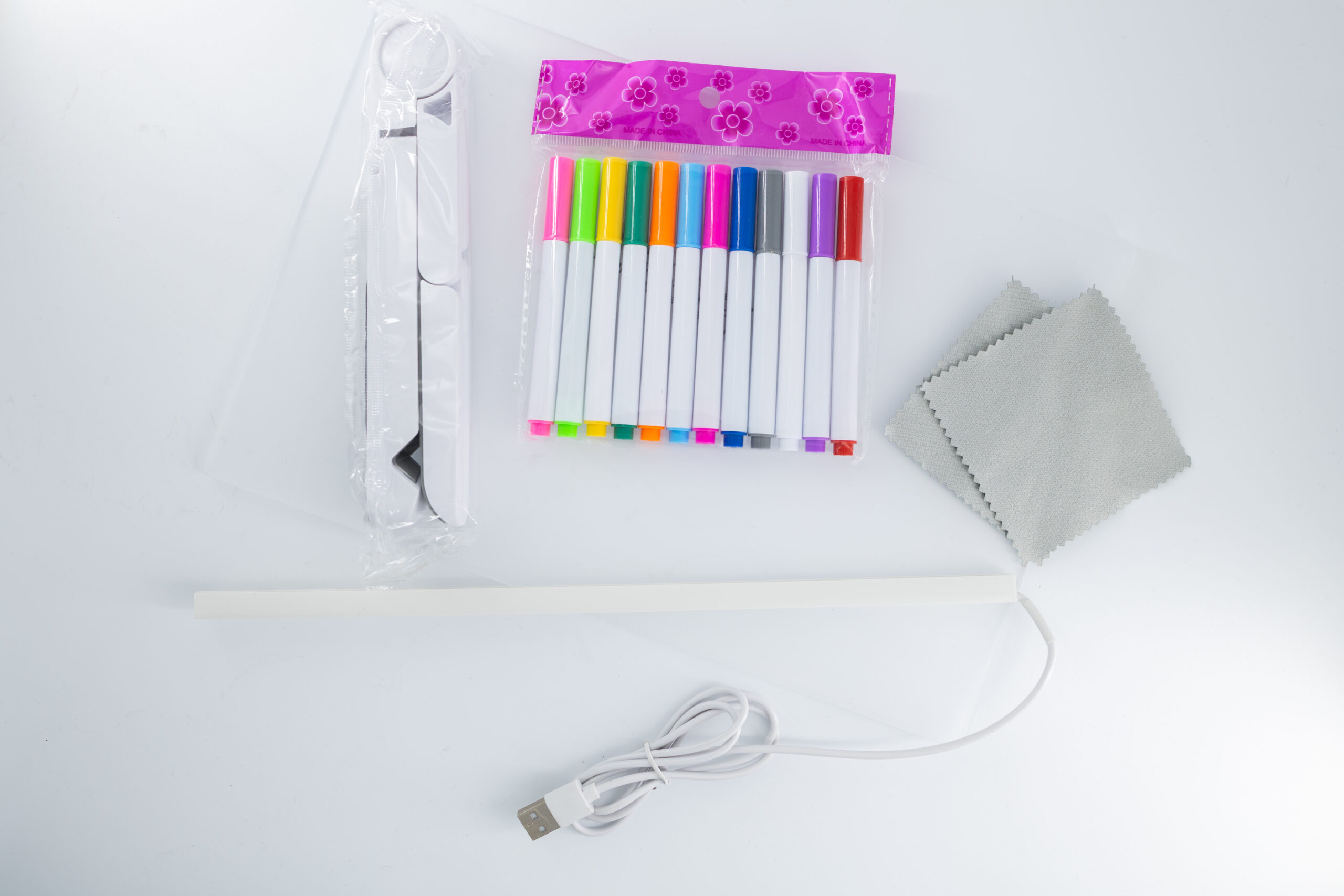 Transparante acryl LED-tekenlamp met gekleurde stiften